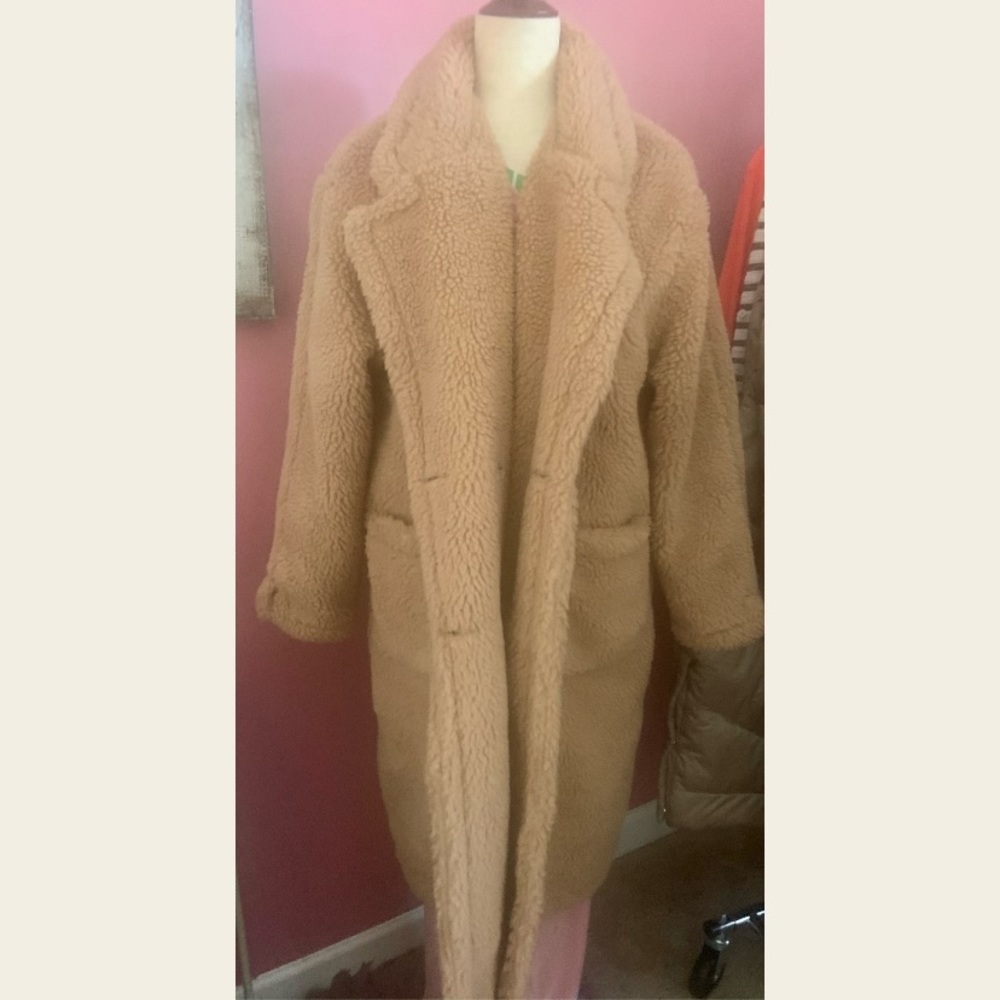 MUST have faux fur Carmel color coat! Never worn!